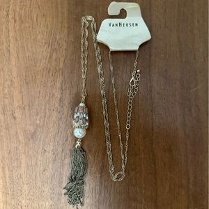 NWT Van Heusen Necklace